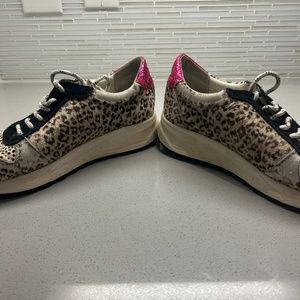 Leopard shoes size 7